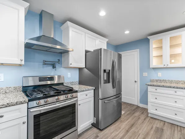13719 NW Milburn St, Portland, OR 97229