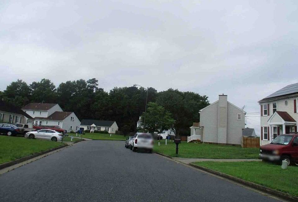 Exterior Neighborhood (street photo)