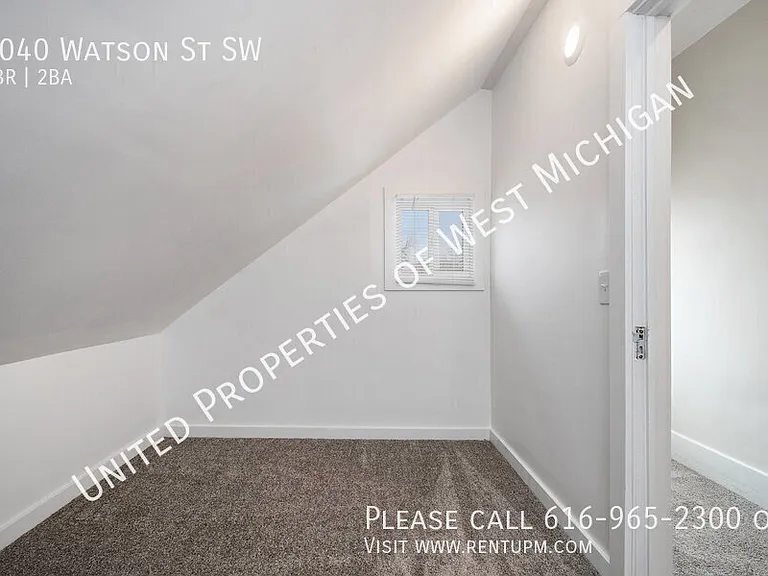 1040 Watson St SW — Photo 16