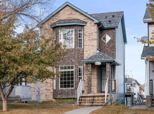 10884 S Hidden Valley Dr NW, Calgary, AB T3A 5H2