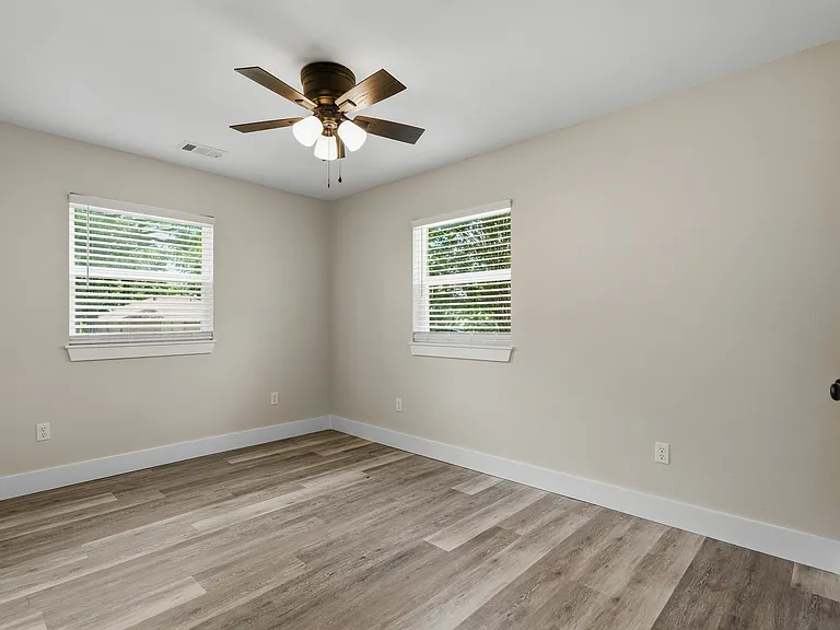 1503 N 10th Ave — Photo 13