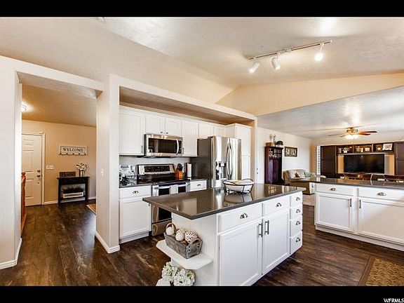 5th image of 227 W Clay Dr