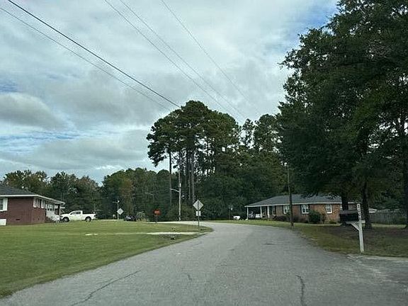 4th image of 2012 Walton Way