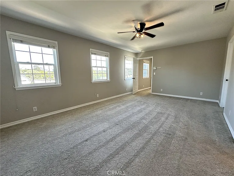 604 Village Ct — Photo 35