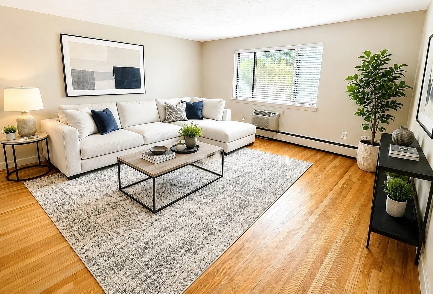2 bed, 1.0 bath, 925 sqft, $2,780 — Photo 3