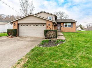 675 E Crest Dr, Heath, OH