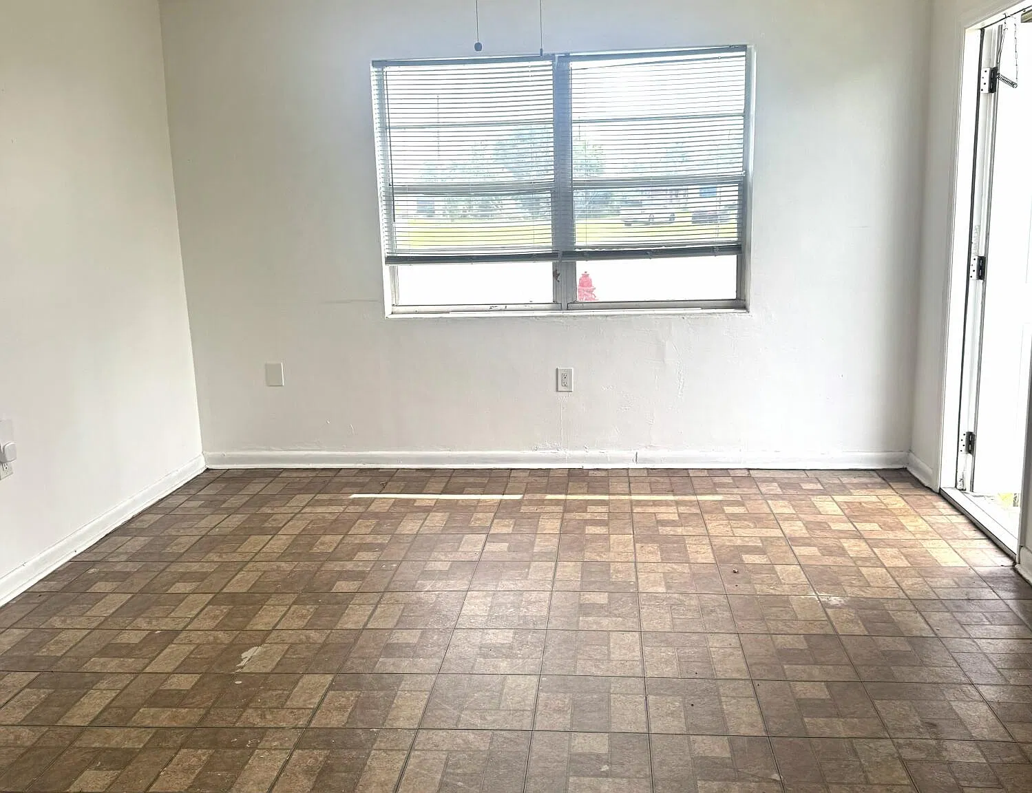 2 bed, 1.0 bath, 624 sqft, $950 — Photo 4