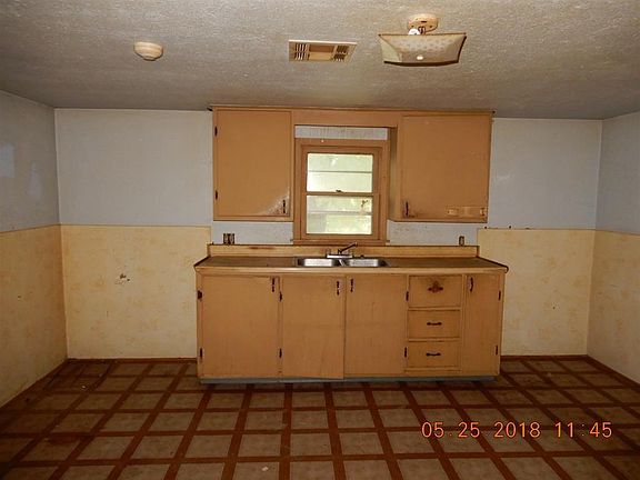 4th image of 213 E Ohio Ave