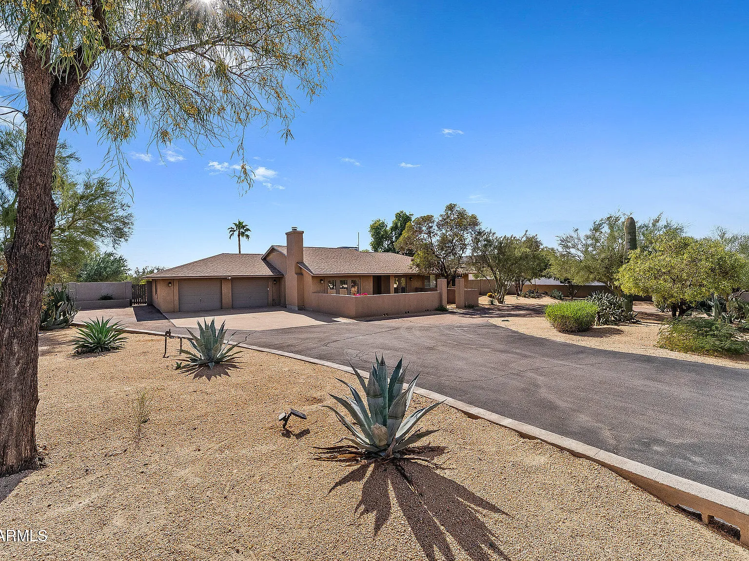 4 bed, 2.5 bath, 2100 sqft, $4,200 — Photo 3