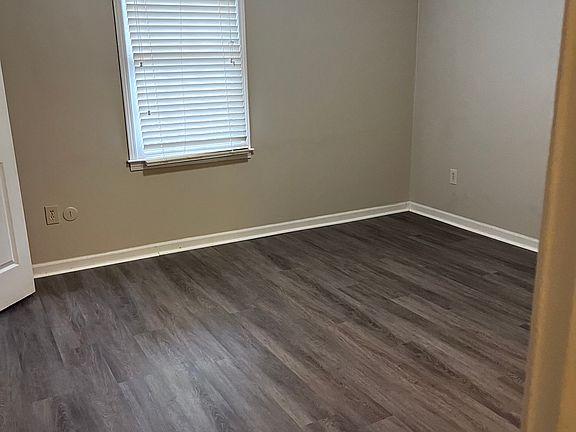 2nd image of 383 Lexington Dr