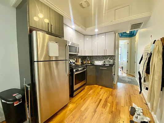 Rented by Hagstrom Management Inc | media 22