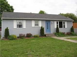 35 W Pontiac St, Warwick, RI 02886