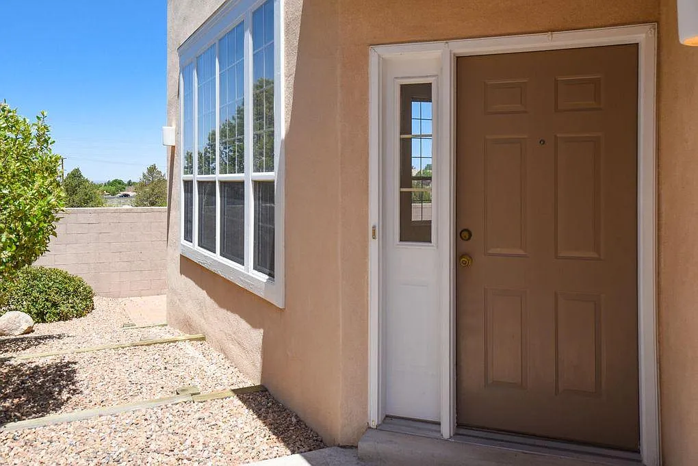 5607 Bosque Vista Dr NE — Photo 3