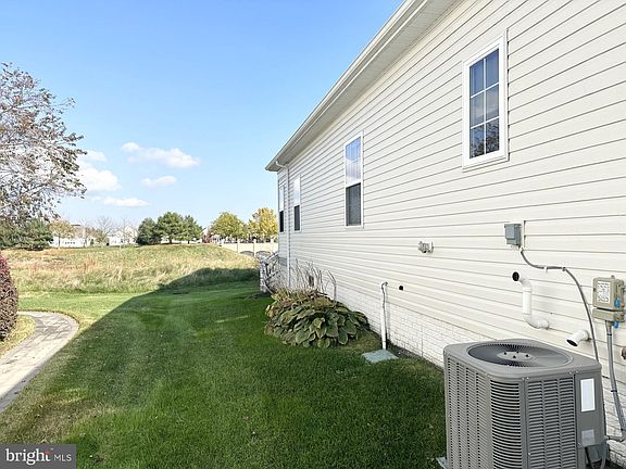 2nd image of 24860 Magnolia Cir