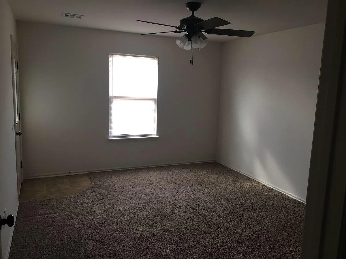 205 N Wortman Ave — Photo 4