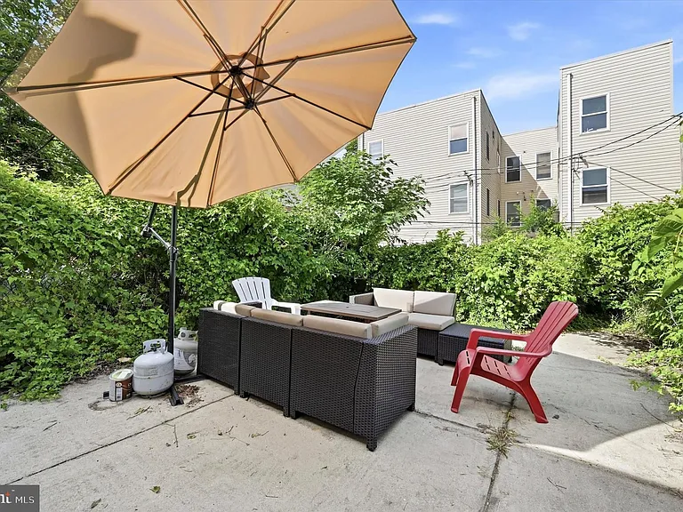 1221 S Melville St — Photo 24