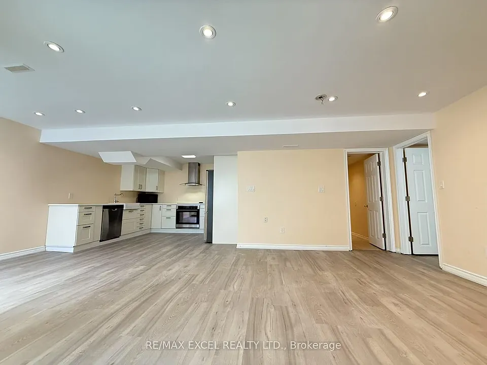 278 Ivy Jay Cres #BASEMENT