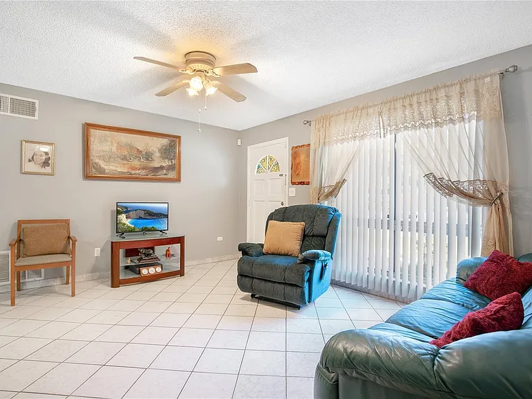 10119 Arbor Ridge Trl — Photo 5