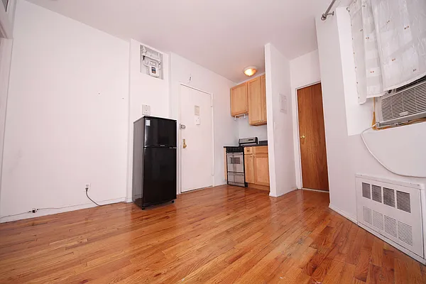 Rented by Waverly Realty Associates | media 24