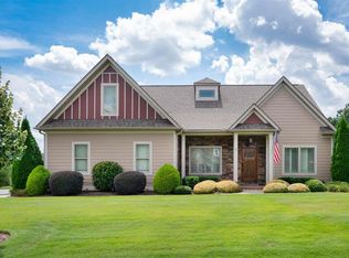 2 Laurel Grove Dr, Simpsonville, SC 29681