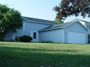 951 Campbell Dr, Naperville, IL 60563