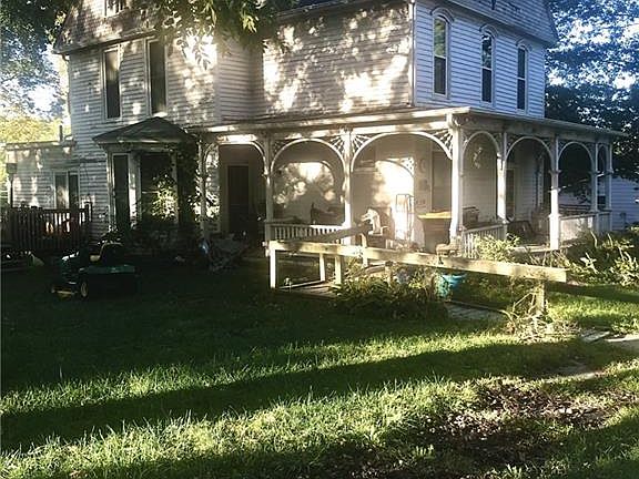 2nd image of 108 W Market St