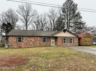 32 Rhodendron Cir, Crossville, TN 38555