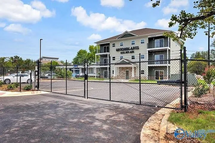 2 bed, 1200 sqft, $875 — Photo 1