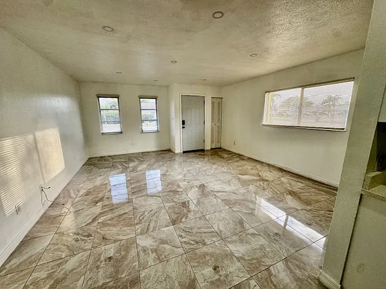 1245 SE 8th St #101-A — Photo 7