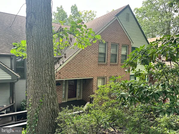 553 Lovell Ct, Hummelstown, PA 17036