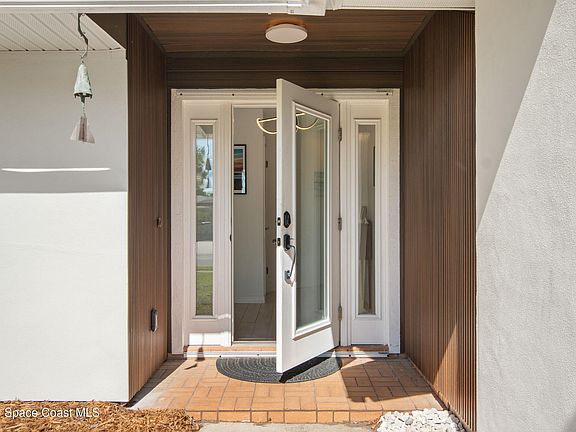 3rd image of 458 Saint Johns Dr