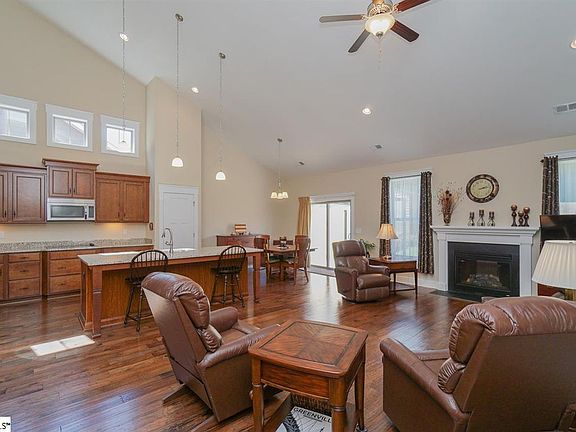 5th image of 15 Rolling Creek Ct