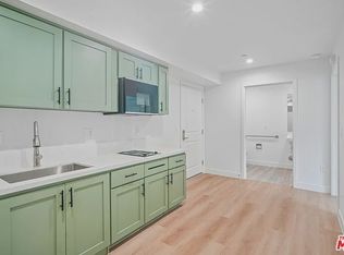3221 W 71st St #1, Los Angeles, CA 90043