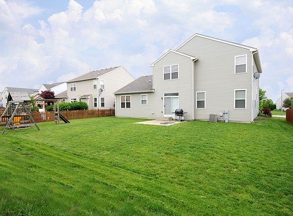 2nd image of 360 Kensington Dr