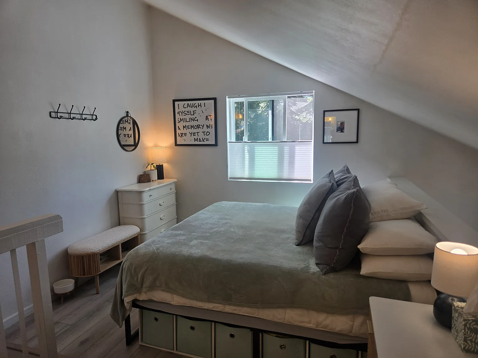 Studio, 900 sqft, $2,800 — Photo 2
