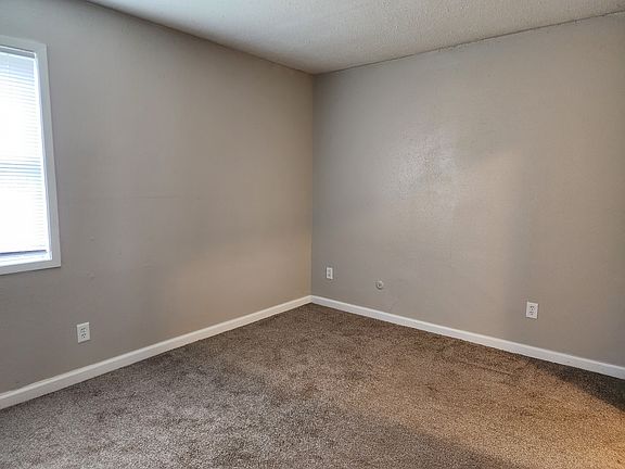 4th image of 525 S College St #E