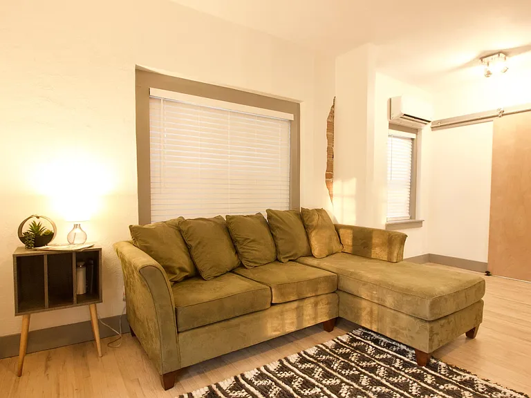 417 S Madison Ave #E — Photo 5