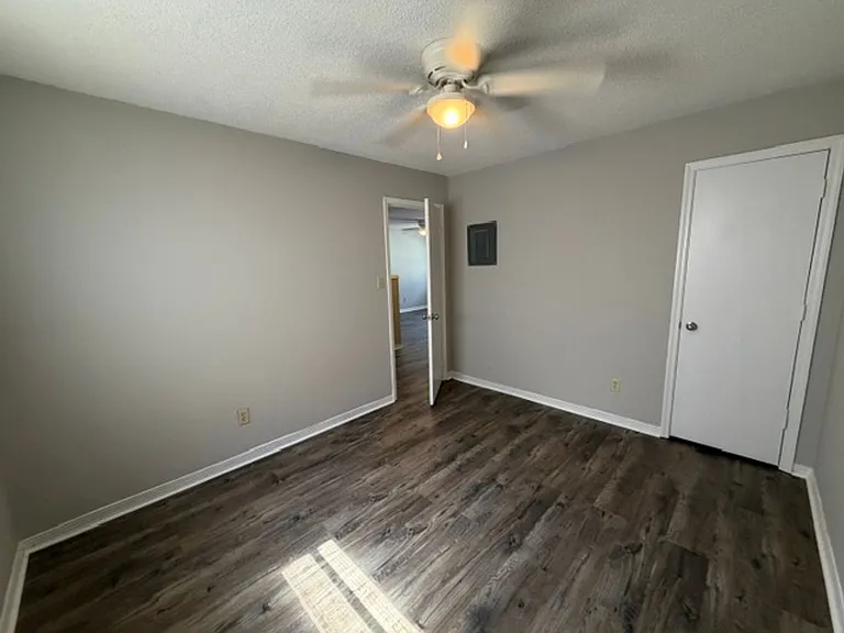 165 Eastview Ave NW — Photo 8