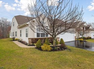 43 Esplanade Dr, Somerset, NJ 08873
