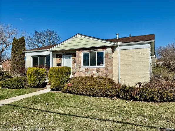 185 Gage St, Pontiac, MI 48342