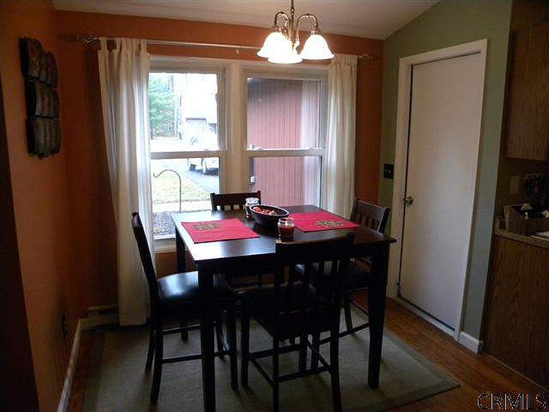 3rd image of 127 ARROWWOOD Place