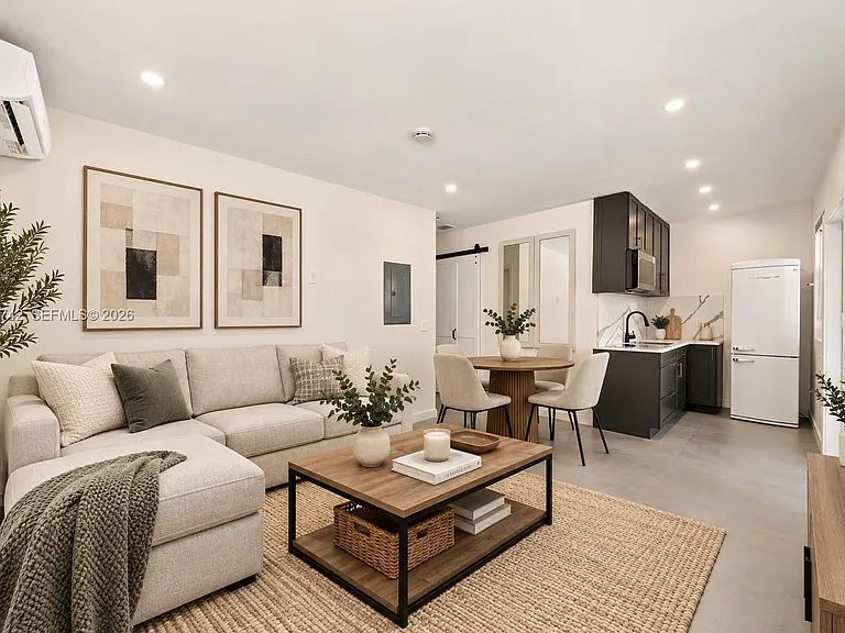 1861 NW 27th St #3 — Photo 3