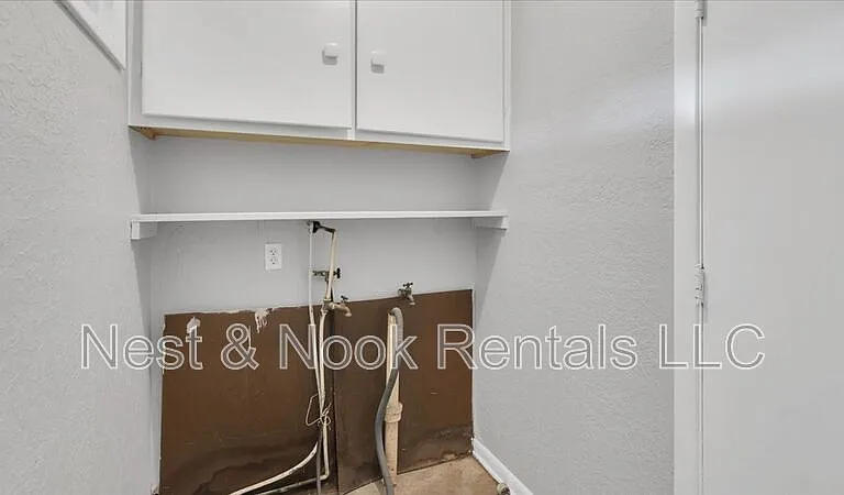 2923 S Irvington Ave — Photo 20