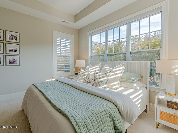 4th image of 5776 Park West Circle