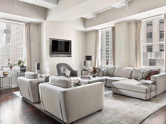 4th image of 15 Broad St APT 2200