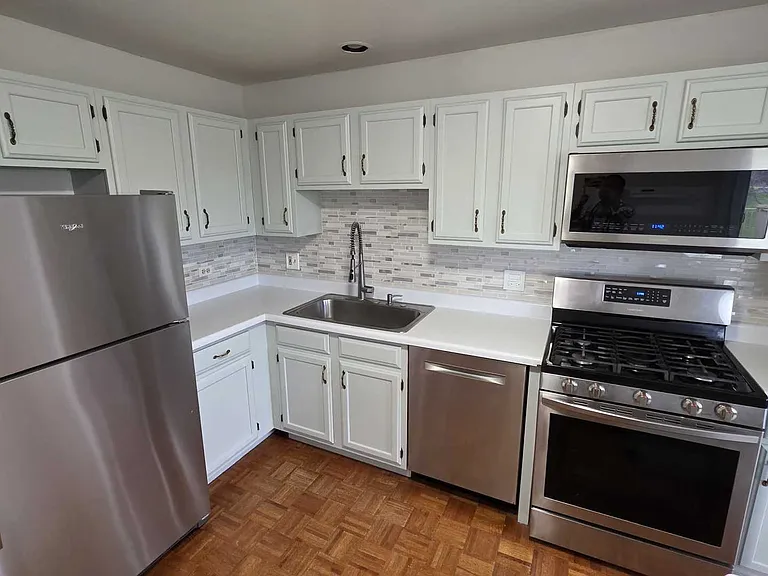311 Glasgow Ln #Z2 — Photo 12