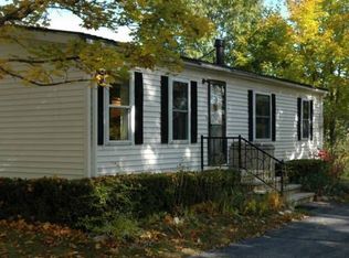 585 E Oxford Rd, Oxford, ME 04270