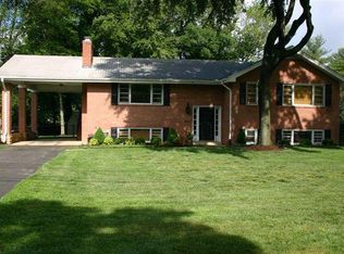 8712 Standish Rd, Alexandria, VA 22308