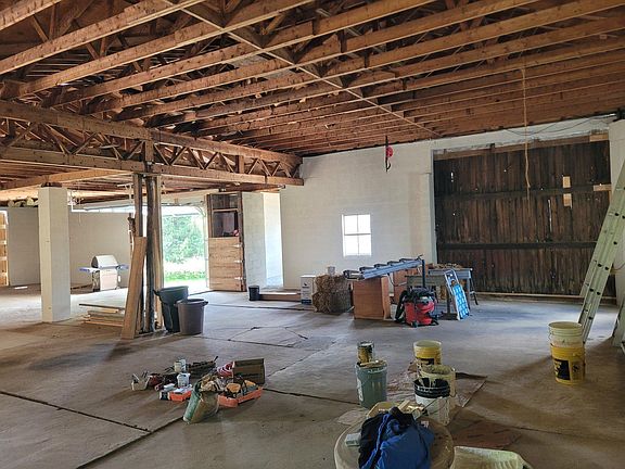 5th image of 108 N Main St