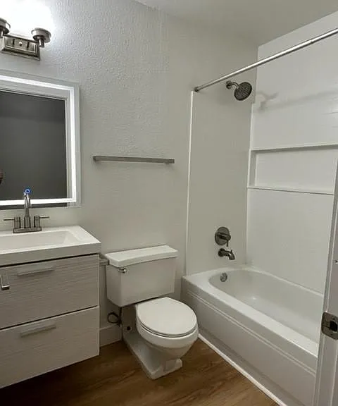 221 W Riverside Ave #14 — Photo 7